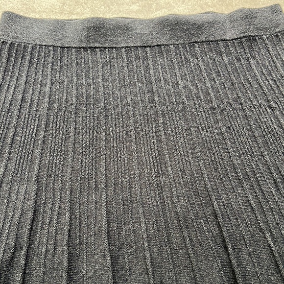 CAbi Vogue 503 ribbed knitted skirt charcoal gray - Picture 4 of 9